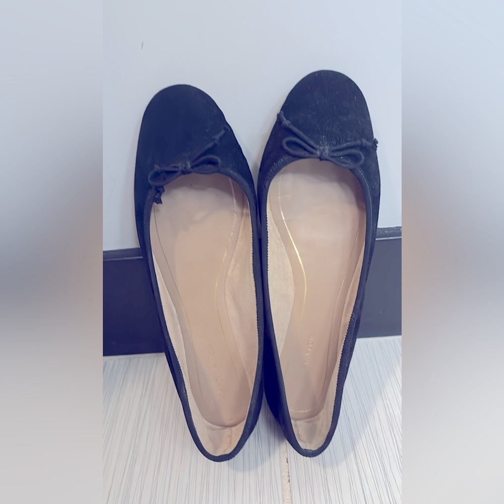 Ann Taylor Classic Black Ballet Flats with Decorative Bow